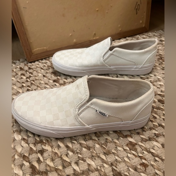 Checkered Slip-On Vans Shoes - Picture 3 of 9